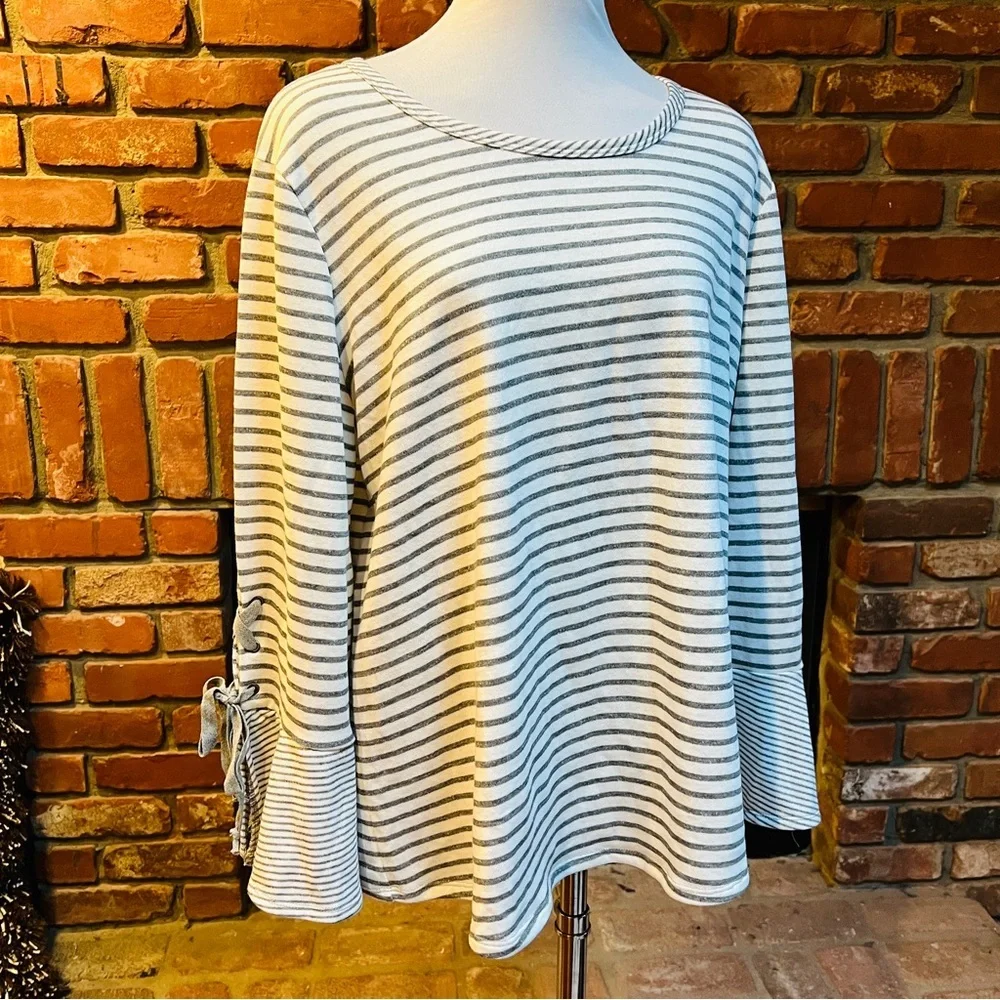 Dressbarn Sunday Womens Top 2X White Gray Blend Sweater Blouse NWT - Picture 2 of 11